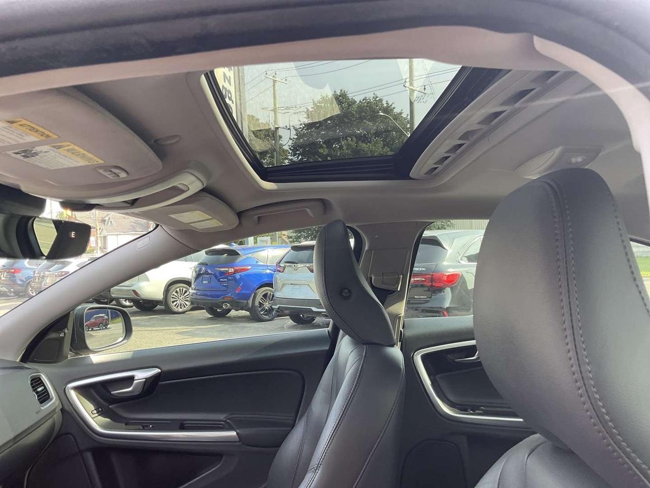 2015 Volvo S60 T5 Drive- E Premier - LEATHER! BSM! SUNROOF! Photo