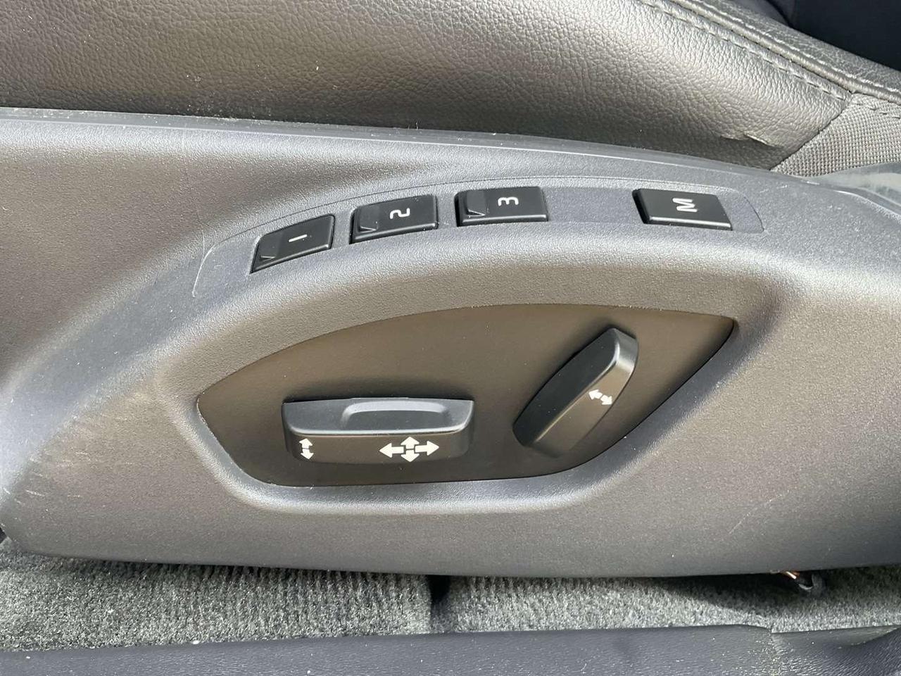 2015 Volvo S60 T5 Drive- E Premier - LEATHER! BSM! SUNROOF! Photo