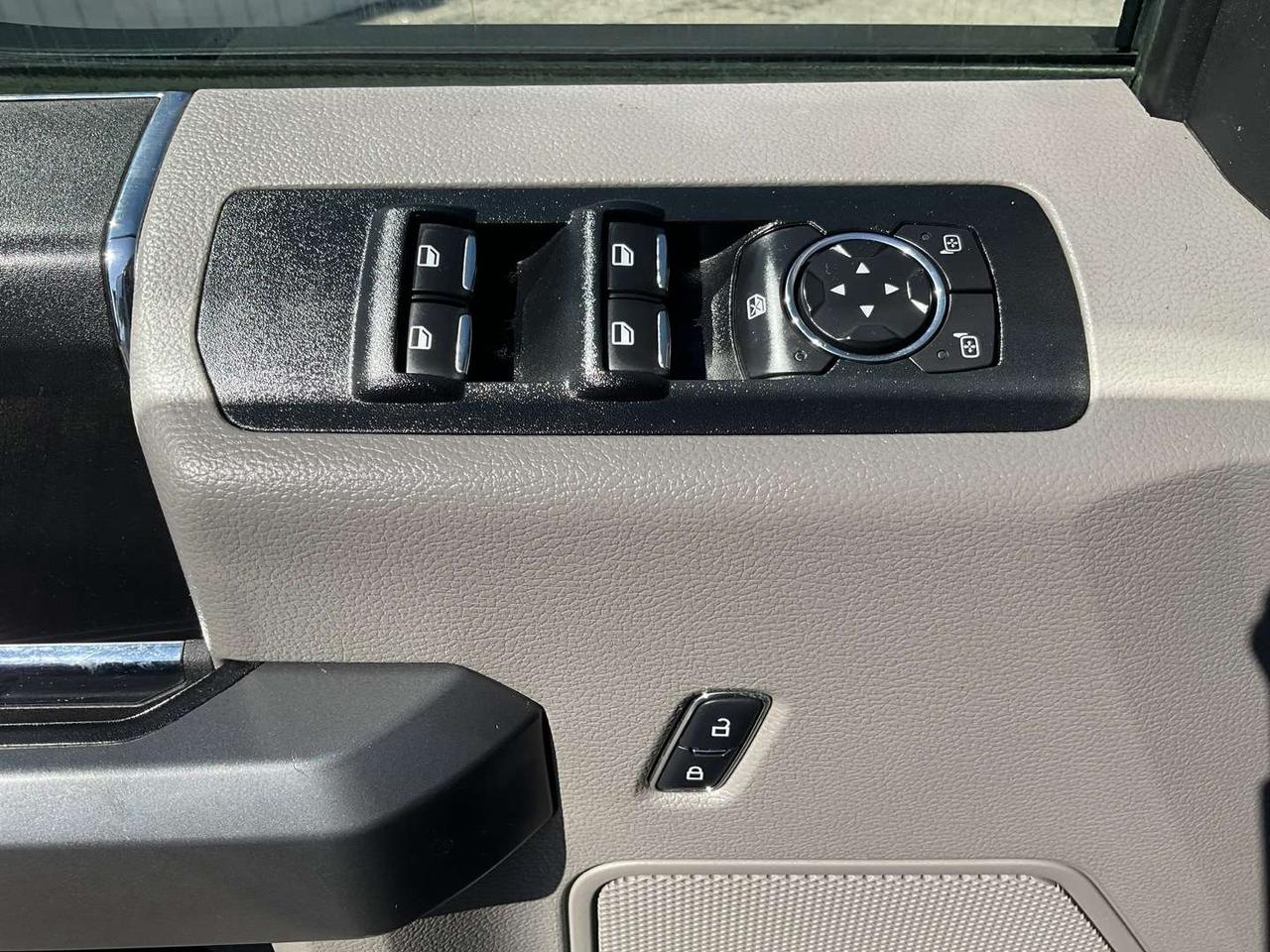 2018 Ford F-150 XLT Ext Cab Std Bed - 4X4! BACK-UP CAM! 6 PASS! BLUETOOTH! Photo