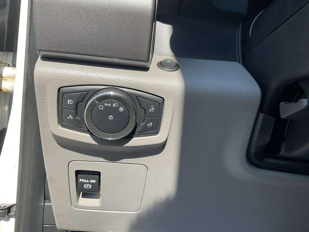 2018 Ford F-150 XLT Ext Cab Std Bed - 4X4! BACK-UP CAM! 6 PASS! BLUETOOTH! Photo