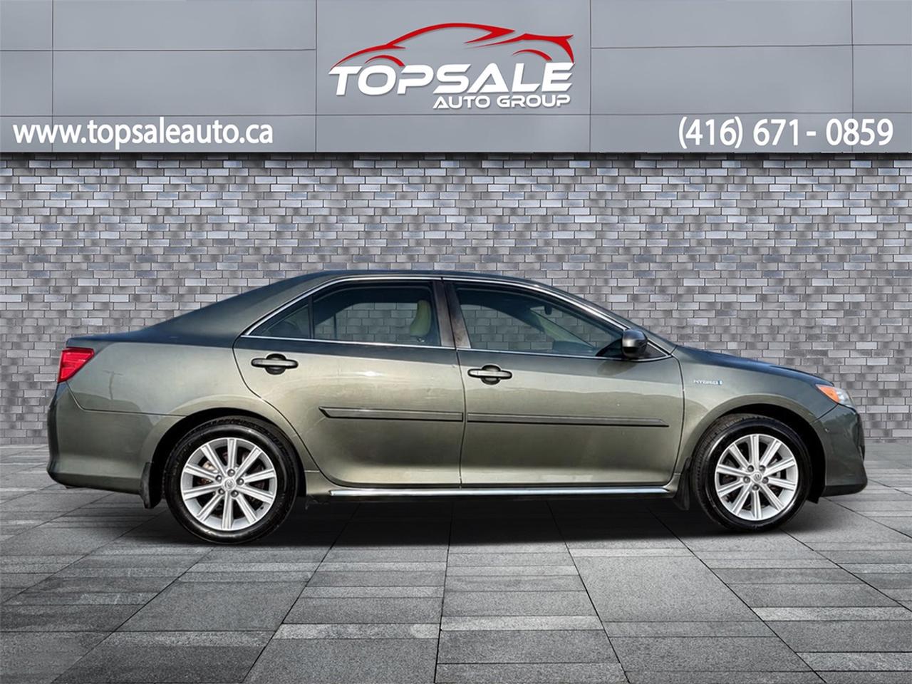 2012 Toyota Camry Hybrid XLE Photo