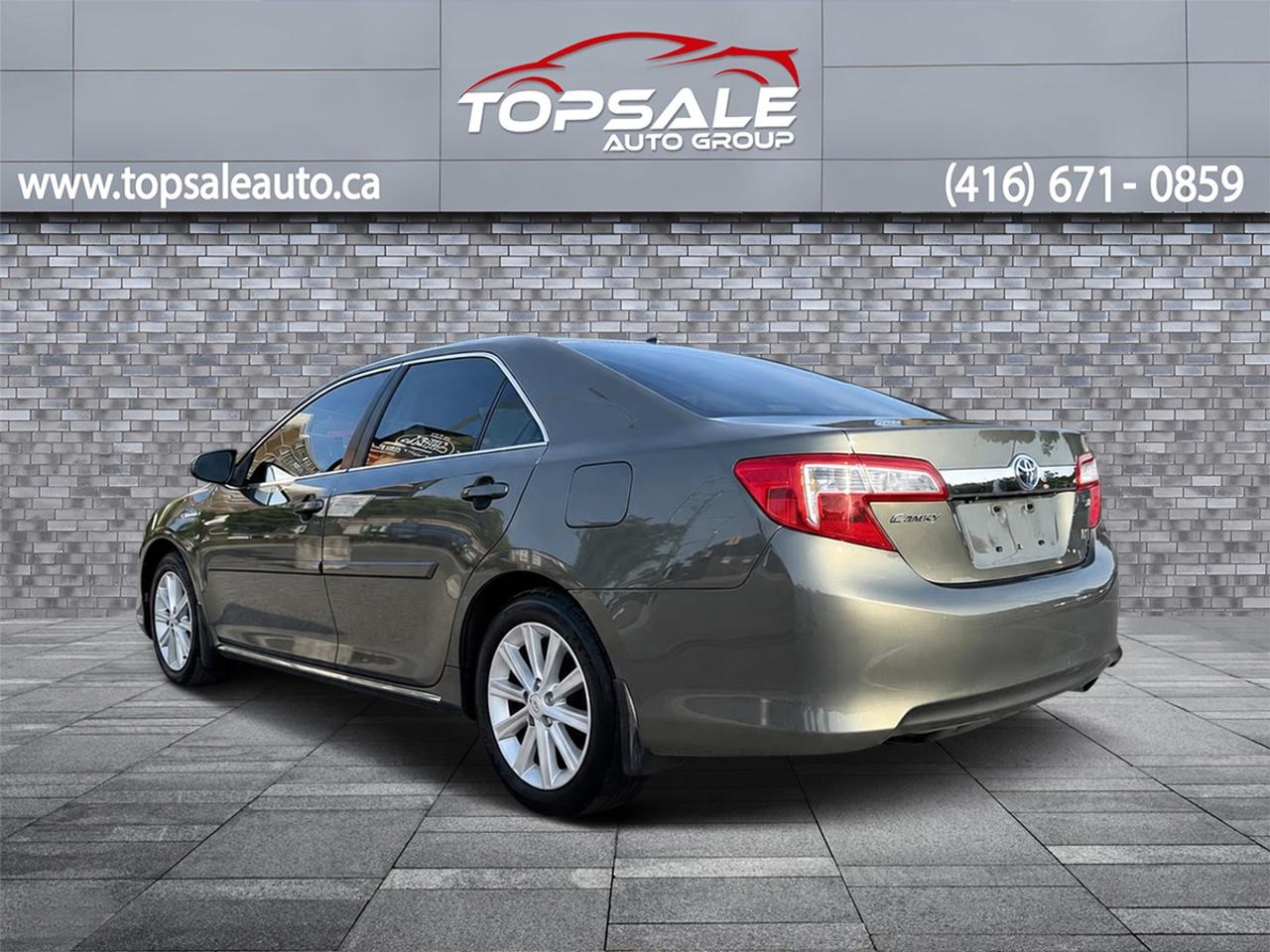 2012 Toyota Camry Hybrid XLE Photo