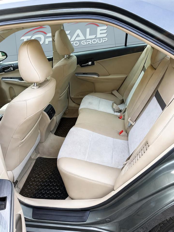 2012 Toyota Camry Hybrid XLE Photo