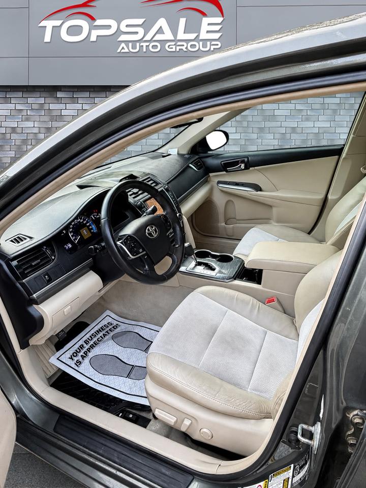 2012 Toyota Camry Hybrid XLE Photo