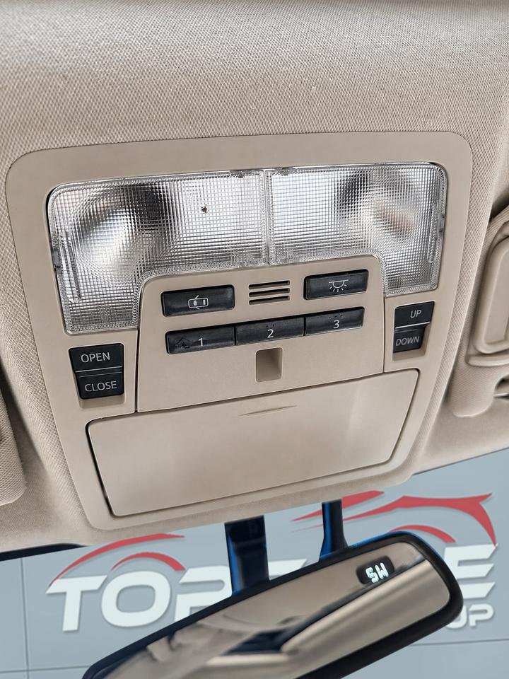 2012 Toyota Camry Hybrid XLE Photo