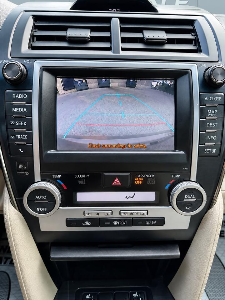 2012 Toyota Camry Hybrid XLE Photo
