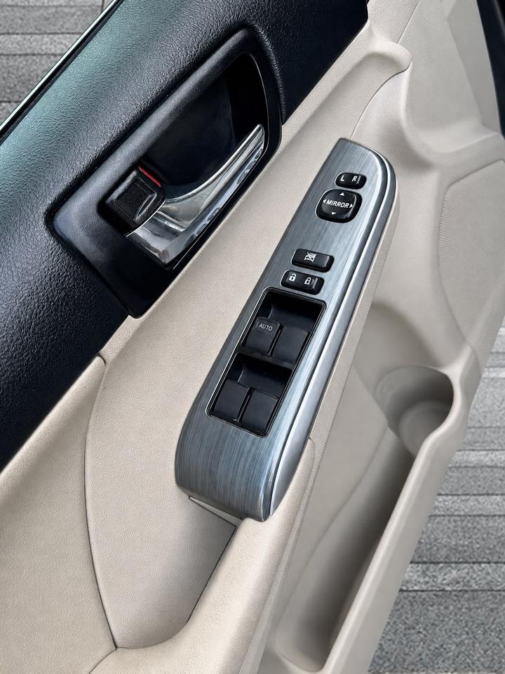 2012 Toyota Camry Hybrid XLE Photo