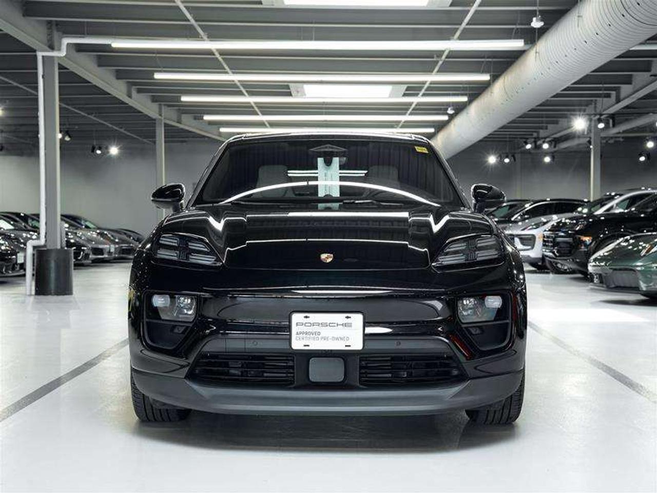 2025 Porsche Macan Electric 4S AWD Photo5