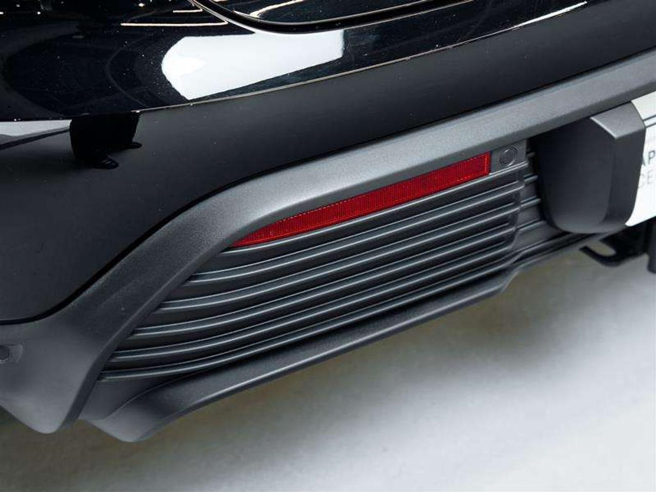 2025 Porsche Macan Electric 4S AWD Photo