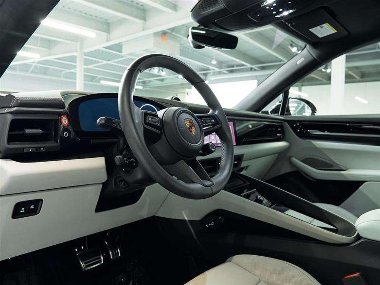 2025 Porsche Macan Electric 4S AWD Photo