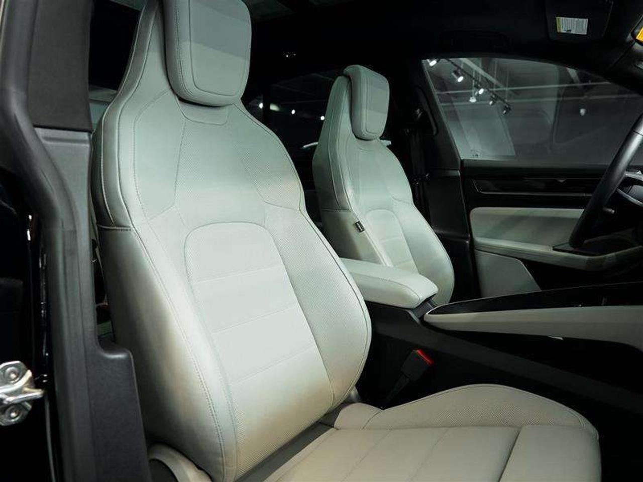 2025 Porsche Macan Electric 4S AWD Photo