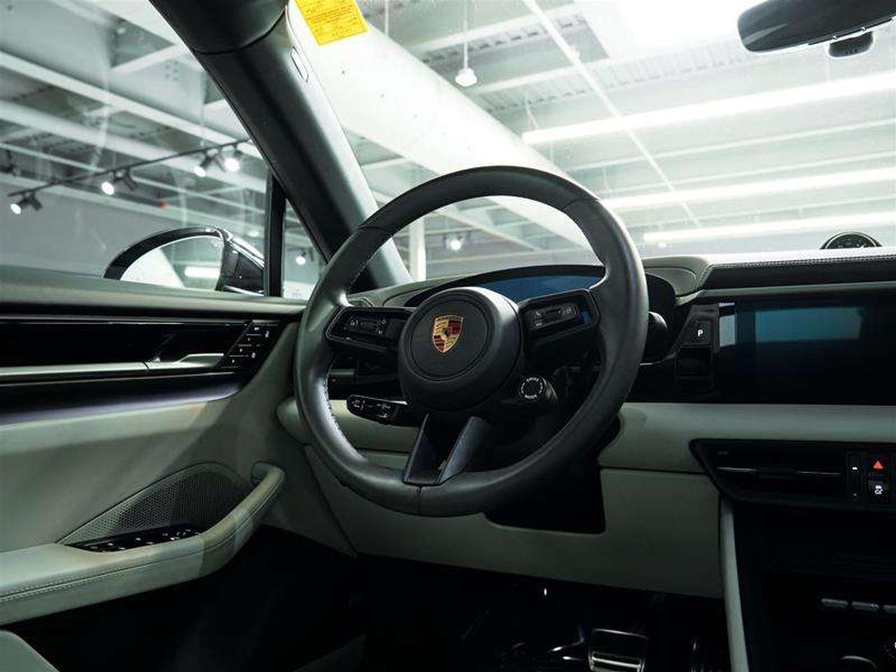 2025 Porsche Macan Electric 4S AWD Photo