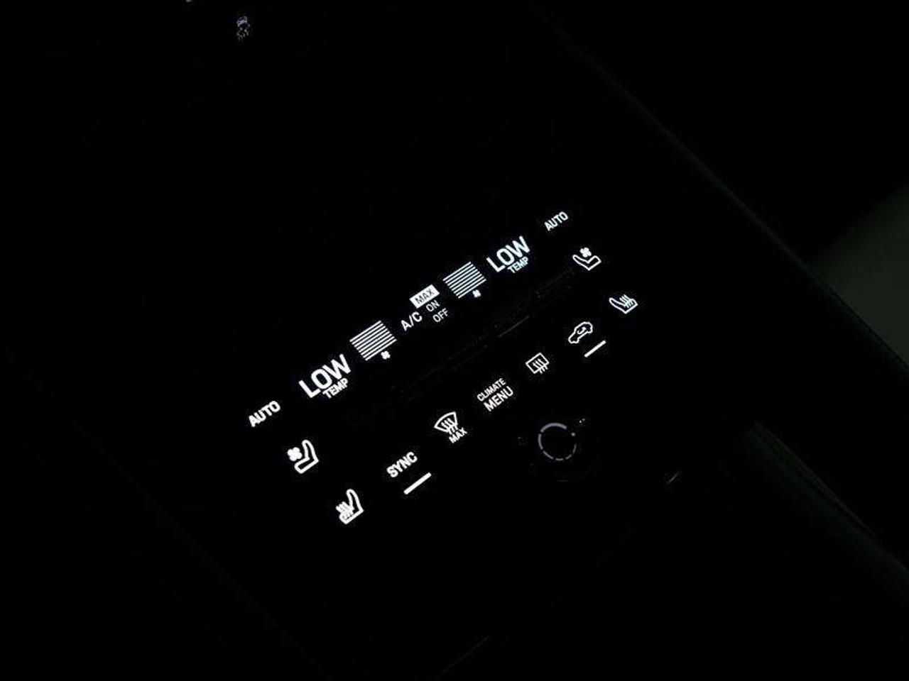 2025 Porsche Macan Electric 4S AWD Photo