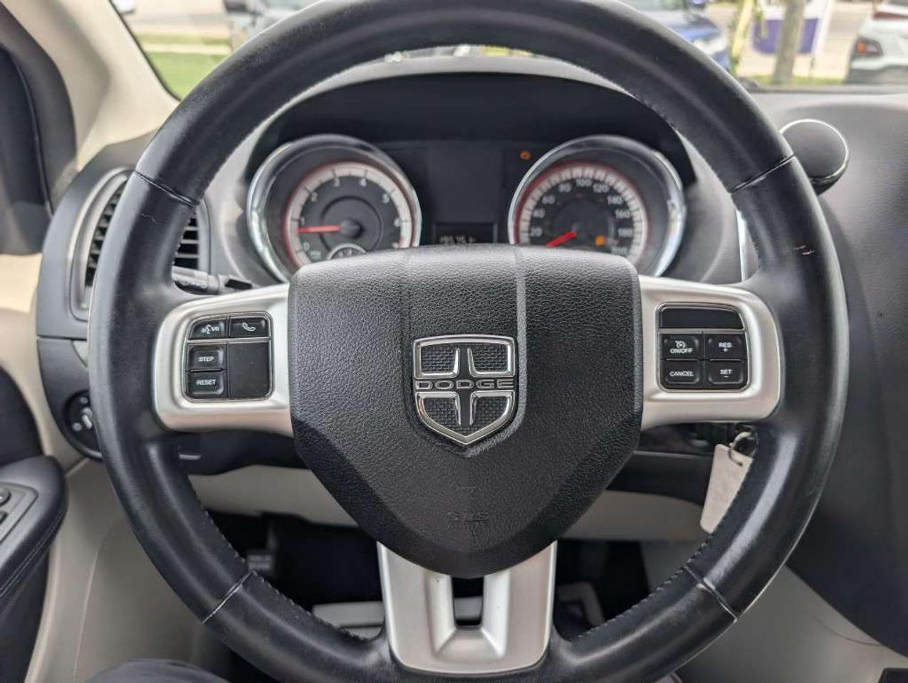 2015 Dodge Grand Caravan SXT   DVD   CAMERA Photo