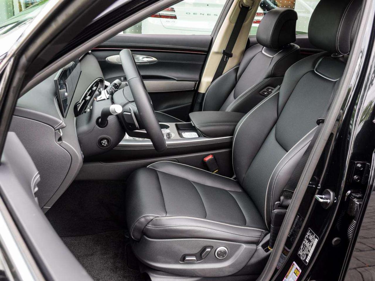 2027 Genesis GV70 2.5T Advanced Tech.Pkg AWD *Used Demonstrator* Photo