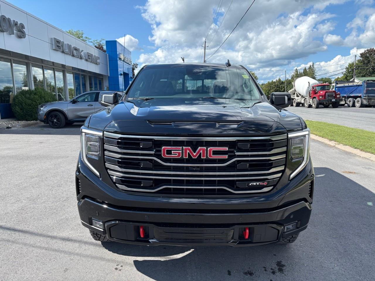 2026 GMC Sierra 1500 Crew Cab Standard Box 4-Wheel Drive AT4 Photo5