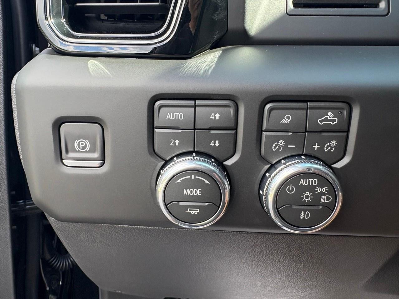 2026 GMC Sierra 1500 Crew Cab Standard Box 4-Wheel Drive AT4 Photo