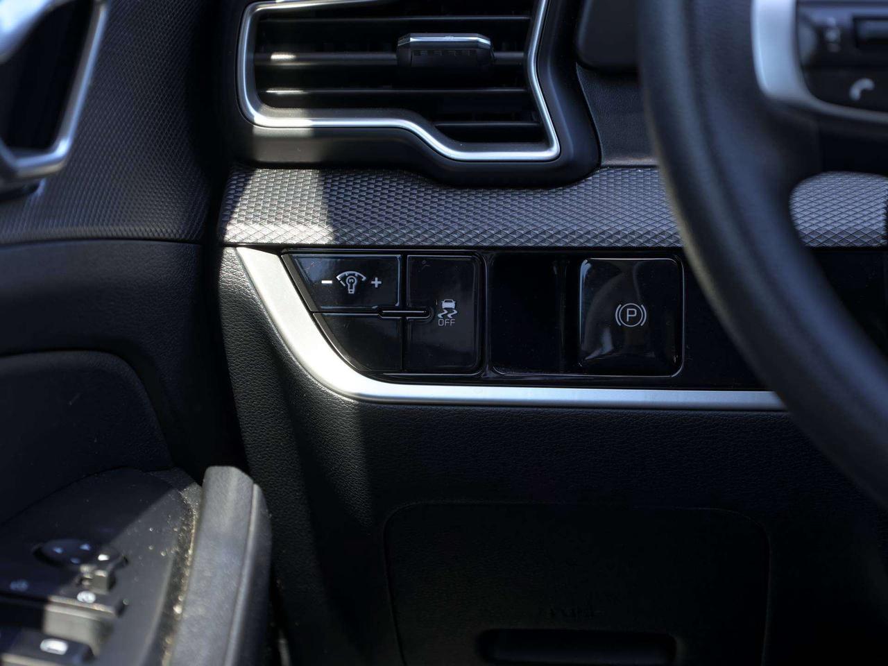 2025 Kia Sportage LX AWD   Heated Seat   Android Auto   Cruise Photo