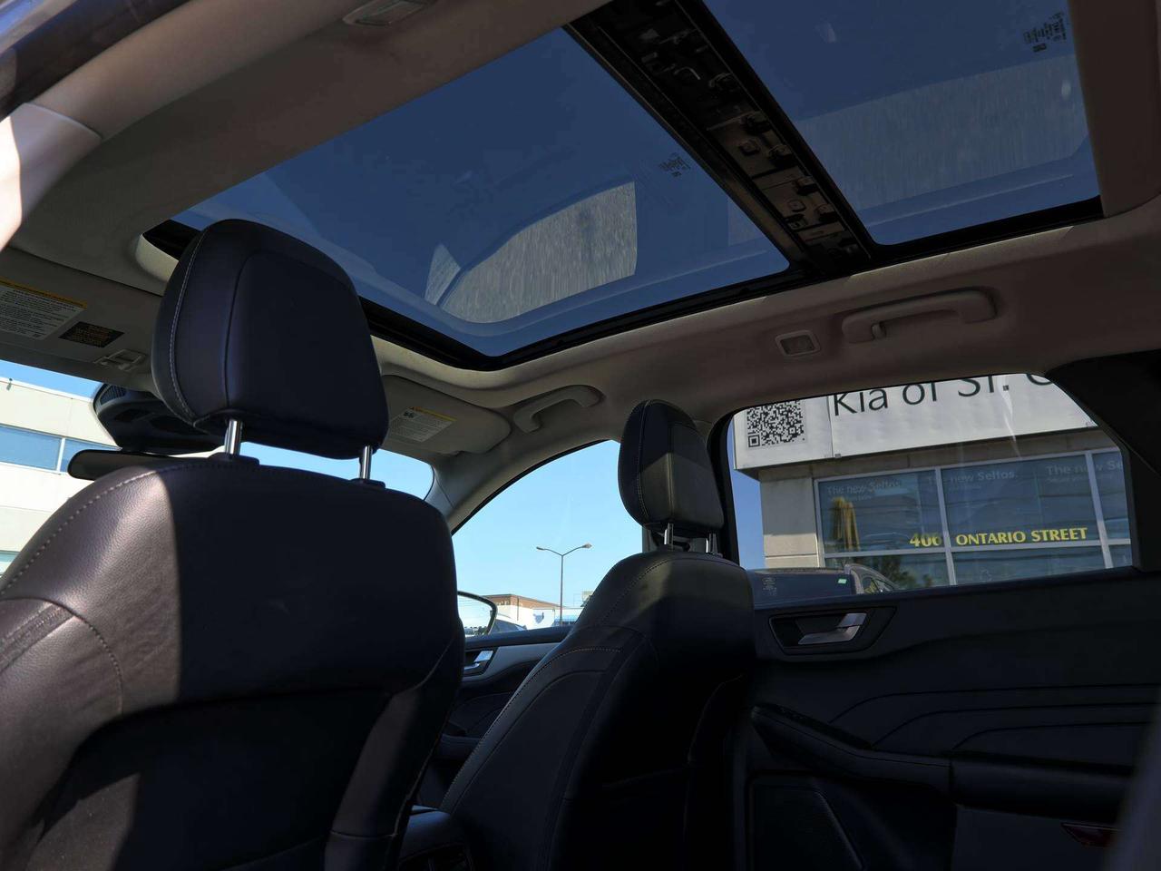 2022 Ford Escape SEL   Climate Ctrl   Pwr Liftgate   Htd Steering Photo