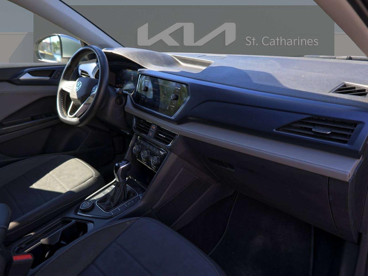 2024 Volkswagen Taos Comfortline 4MOTION   Climate Ctrl   Push Start Photo