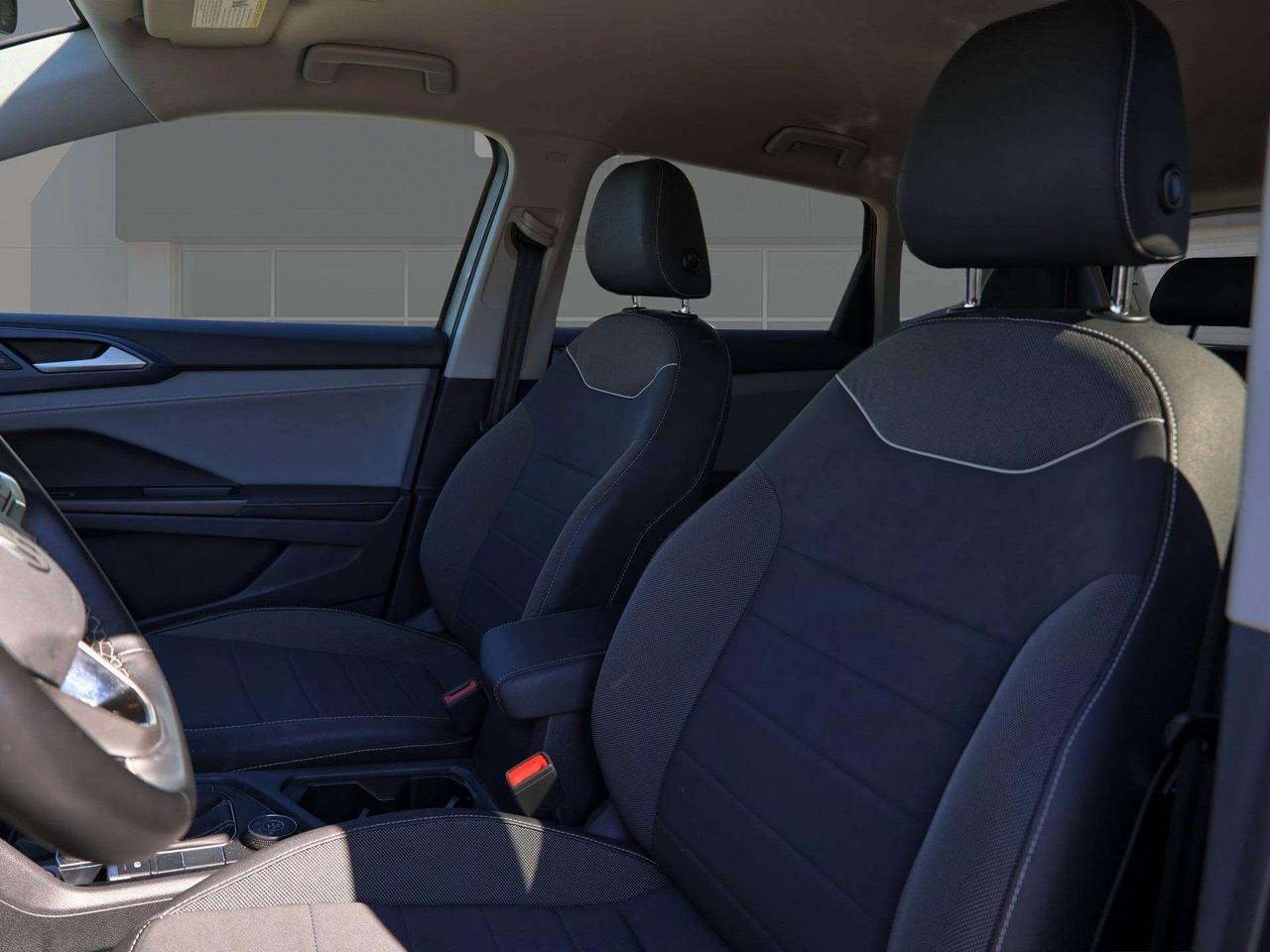 2024 Volkswagen Taos Comfortline 4MOTION   Climate Ctrl   Push Start Photo