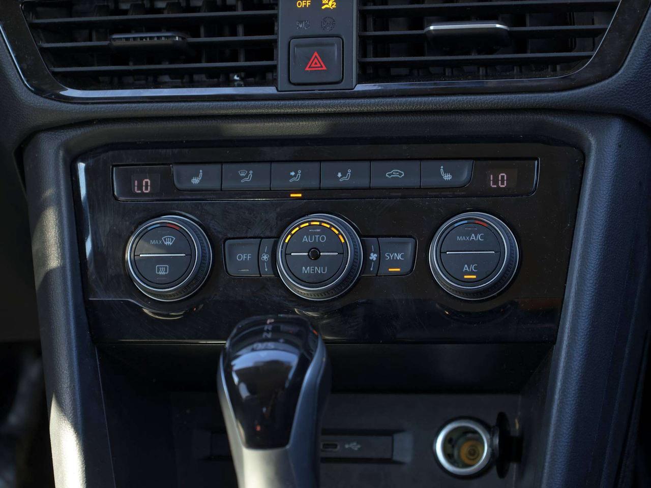 2024 Volkswagen Taos Comfortline 4MOTION   Climate Ctrl   Push Start Photo