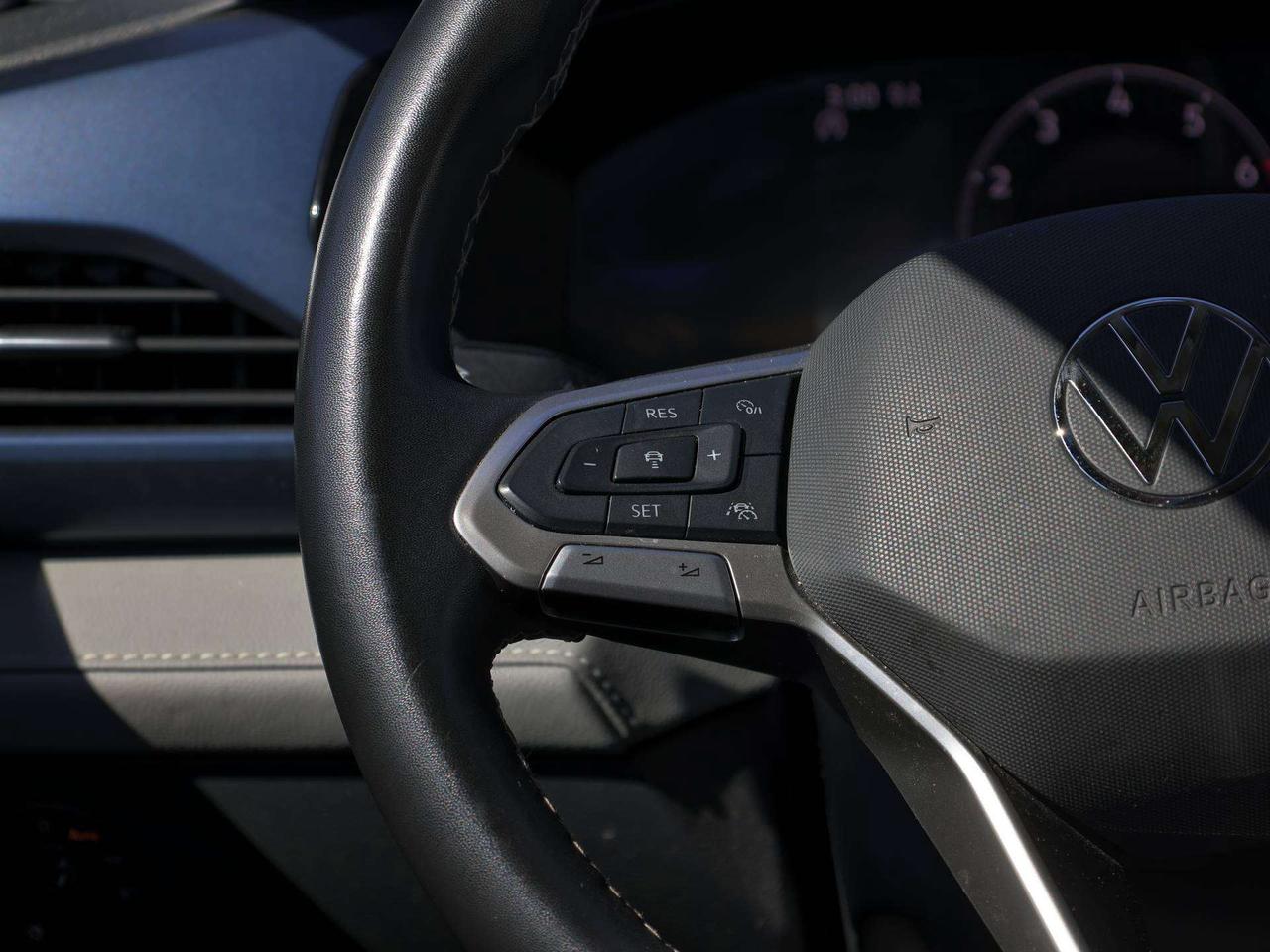 2024 Volkswagen Taos Comfortline 4MOTION   Climate Ctrl   Push Start Photo
