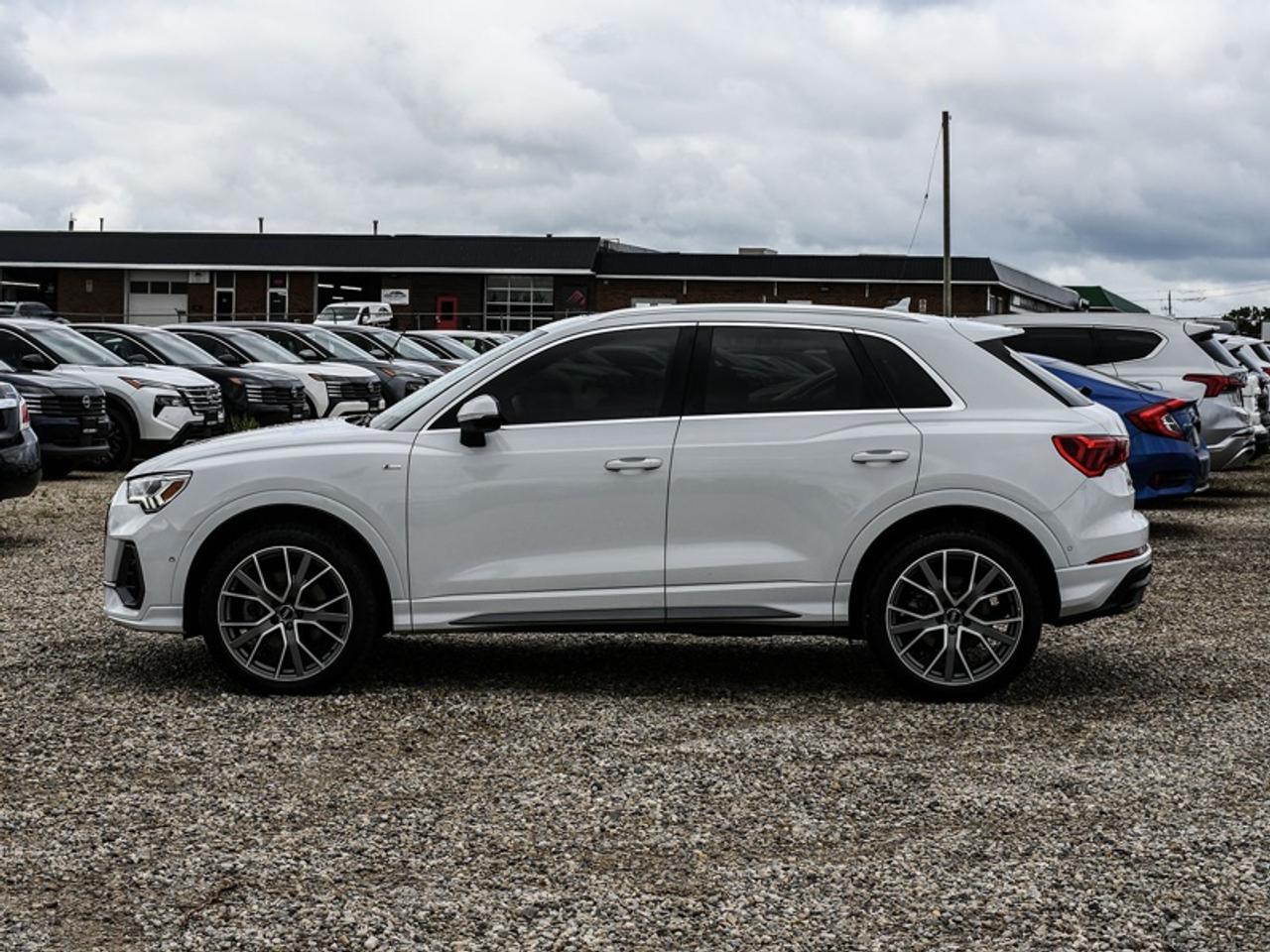 2019 Audi Q3 Technik 45 TFSI quattro   Leather   Roof   Navi   Alloys Photo