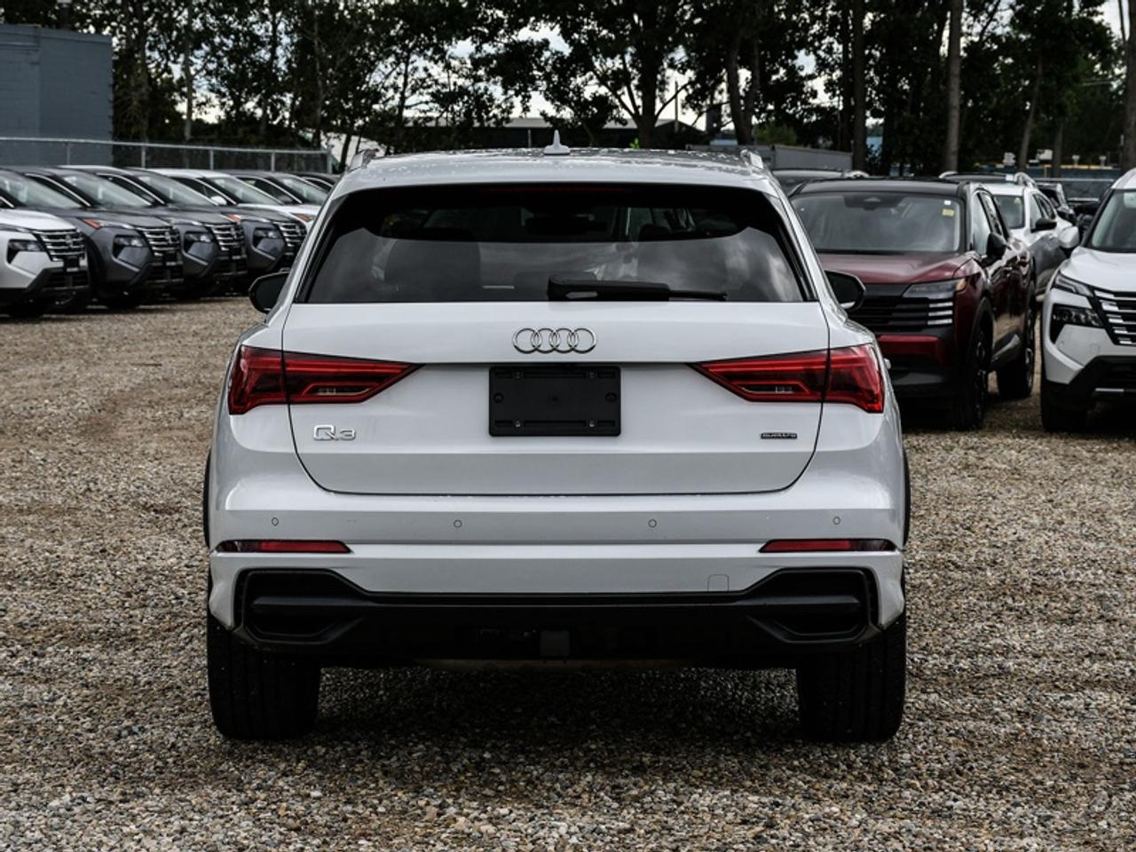 2019 Audi Q3 Technik 45 TFSI quattro   Leather   Roof   Navi   Alloys Photo4