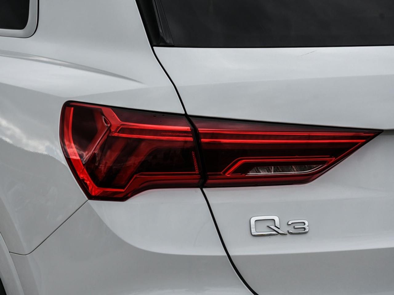 2019 Audi Q3 Technik 45 TFSI quattro   Leather   Roof   Navi   Alloys Photo