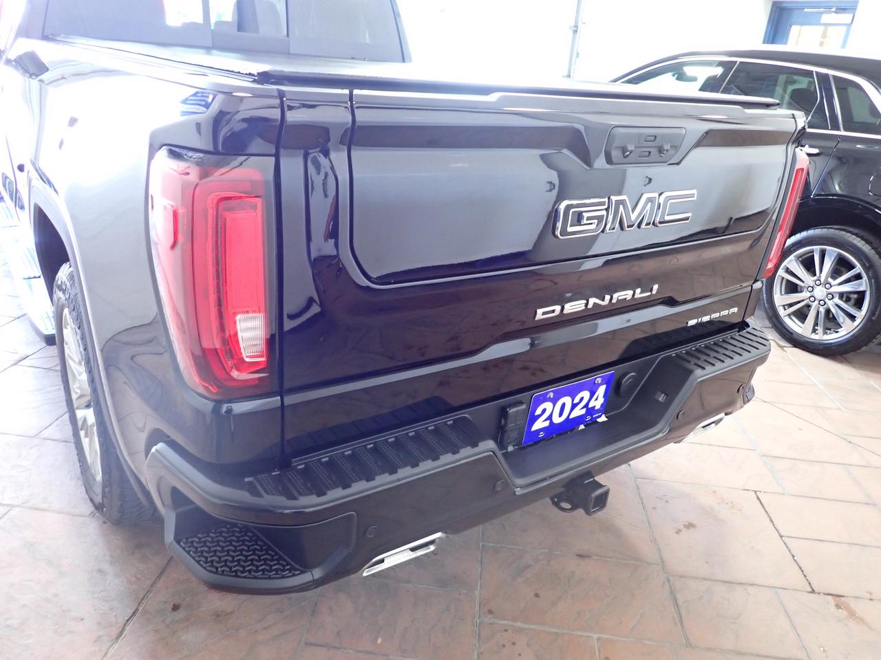 2024 GMC Sierra 1500 Denali 4WD CREW CAB *DIESEL* LEATHER SUNROOF LEATHER Photo3