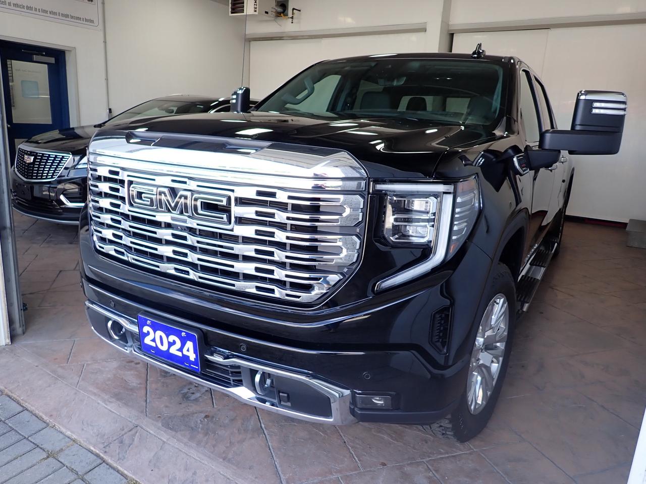2024 GMC Sierra 1500 Denali 4WD CREW CAB *DIESEL* LEATHER SUNROOF LEATHER Photo4