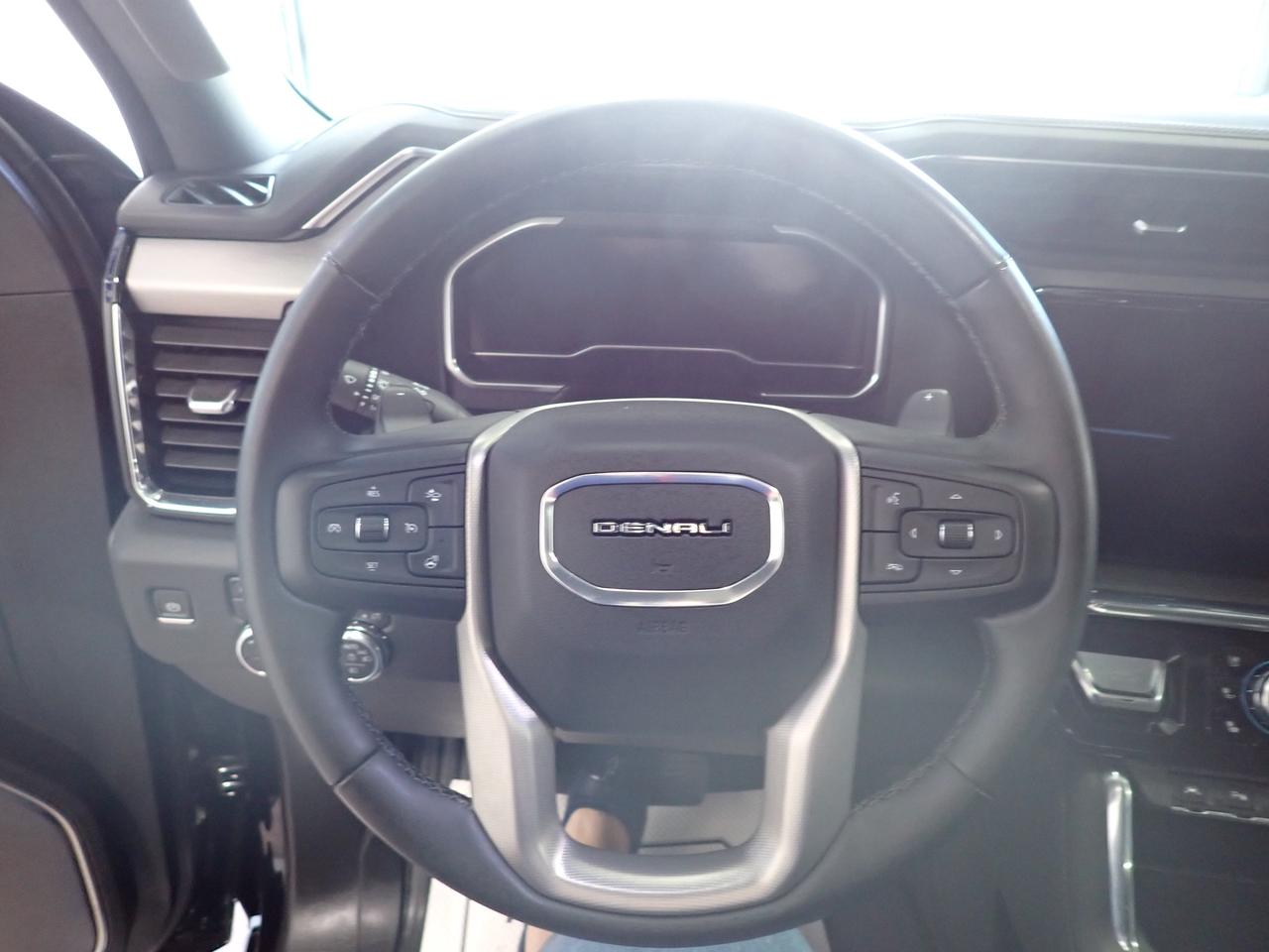 2024 GMC Sierra 1500 Denali 4WD CREW CAB *DIESEL* LEATHER SUNROOF LEATHER Photo