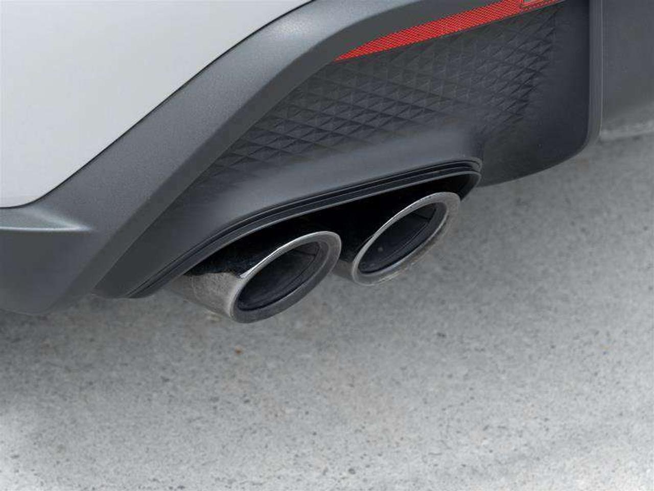 2026 Porsche Macan AWD Premium Pkg Plus 20 Macan S Wheels in Highly Polished Dark Titanium Sport Chrono Pkg Surround V Photo