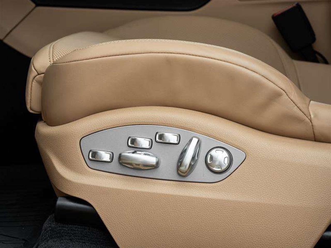 2026 Porsche Macan AWD Premium Pkg Plus 20 Macan S Wheels in Highly Polished Dark Titanium Sport Chrono Pkg Surround V Photo