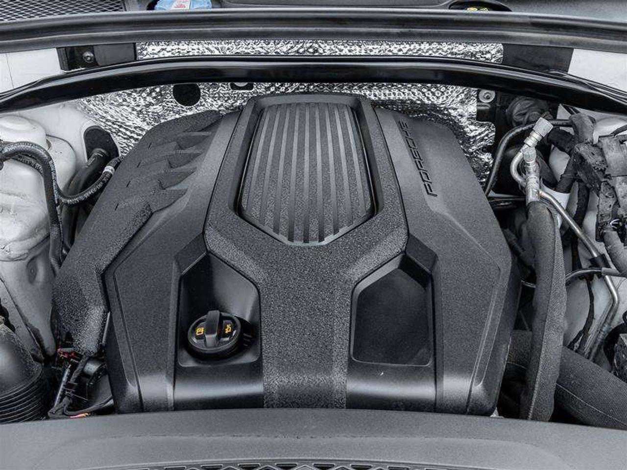 2024 Porsche Macan AWD Premium Pkg Plus Sport Chrono Pkg Steel spring suspension with Porsche Active Suspension Managem Photo