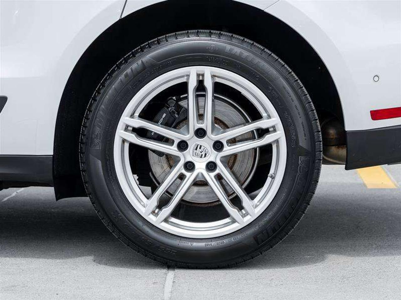 2024 Porsche Macan AWD Premium Pkg Plus Sport Chrono Pkg Steel spring suspension with Porsche Active Suspension Managem Photo