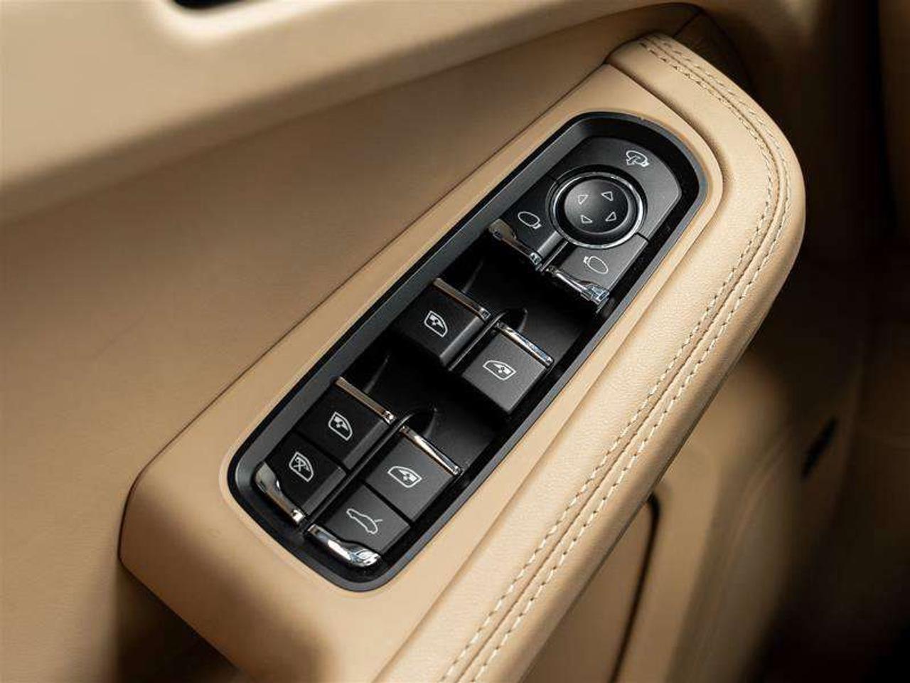 2024 Porsche Macan AWD Premium Pkg Plus Sport Chrono Pkg Steel spring suspension with Porsche Active Suspension Managem Photo