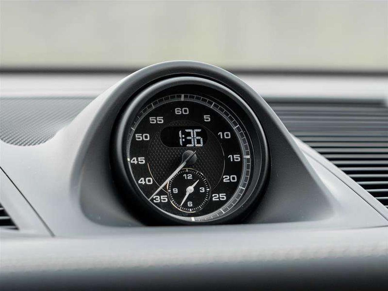 2024 Porsche Macan AWD Premium Pkg Plus Sport Chrono Pkg Steel spring suspension with Porsche Active Suspension Managem Photo