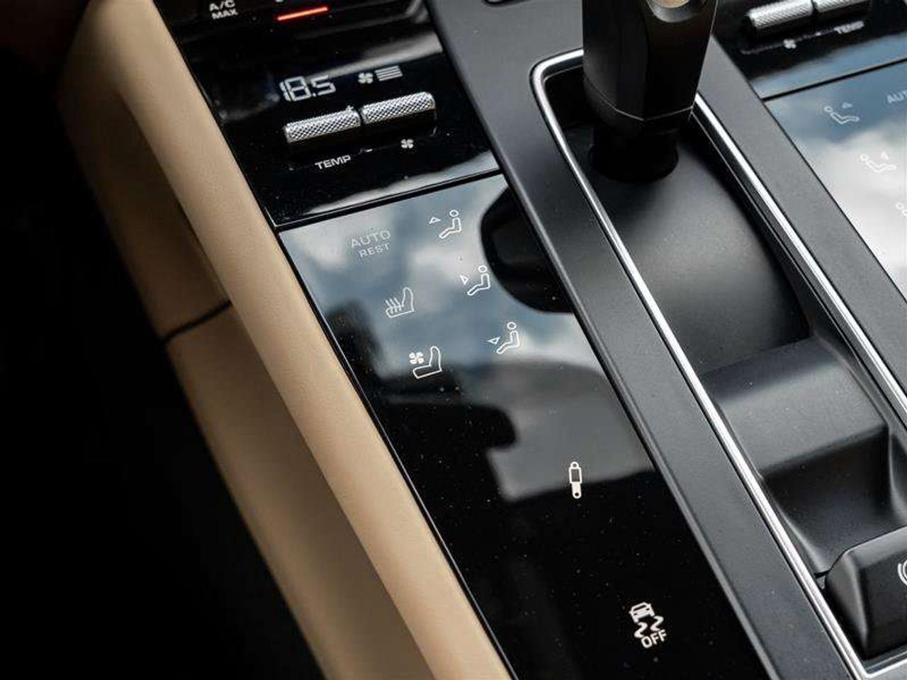 2024 Porsche Macan AWD Premium Pkg Plus Sport Chrono Pkg Steel spring suspension with Porsche Active Suspension Managem Photo
