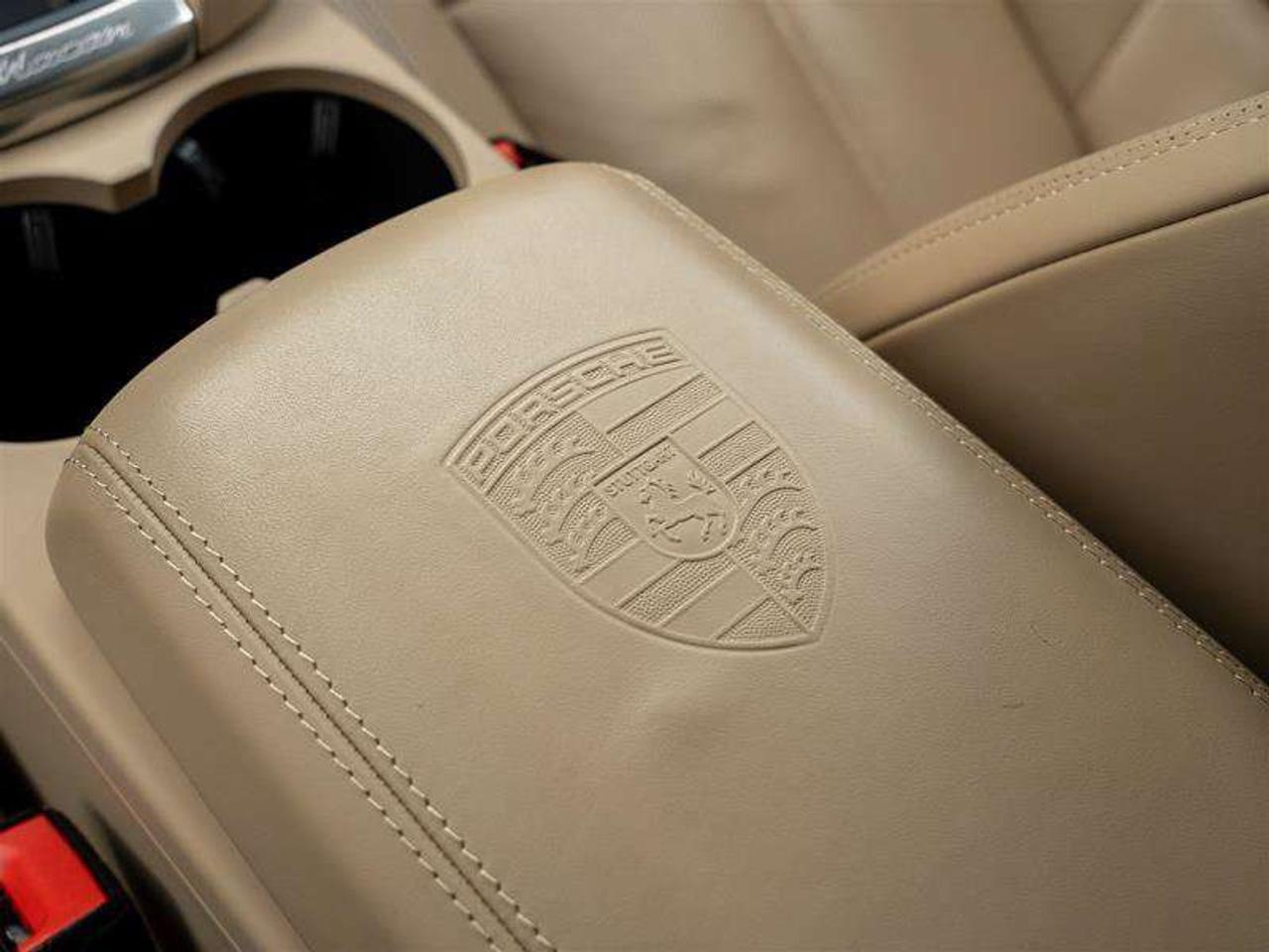 2024 Porsche Macan AWD Premium Pkg Plus Sport Chrono Pkg Steel spring suspension with Porsche Active Suspension Managem Photo