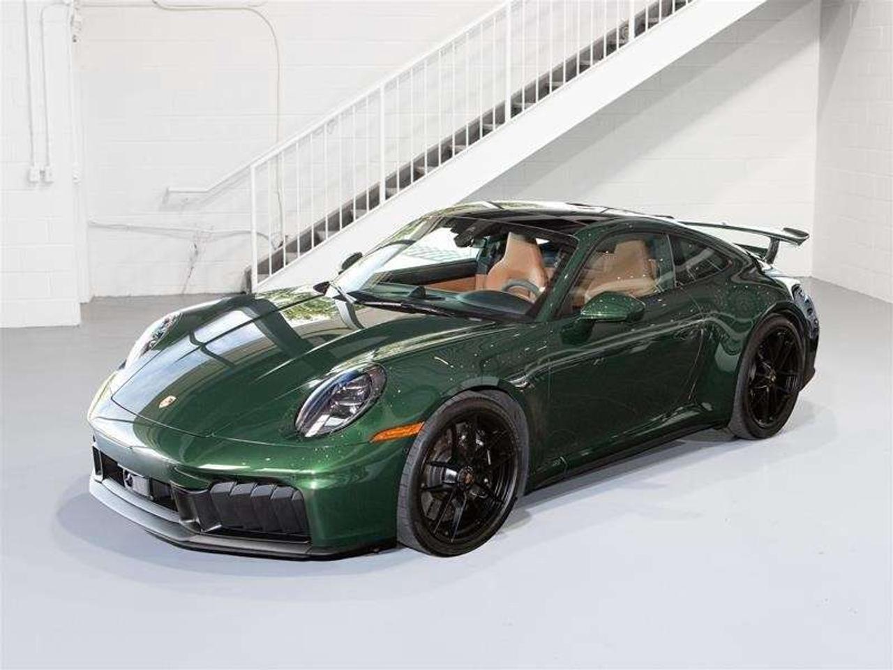2026 Porsche 911 Carrera GTS Coupe Photo5