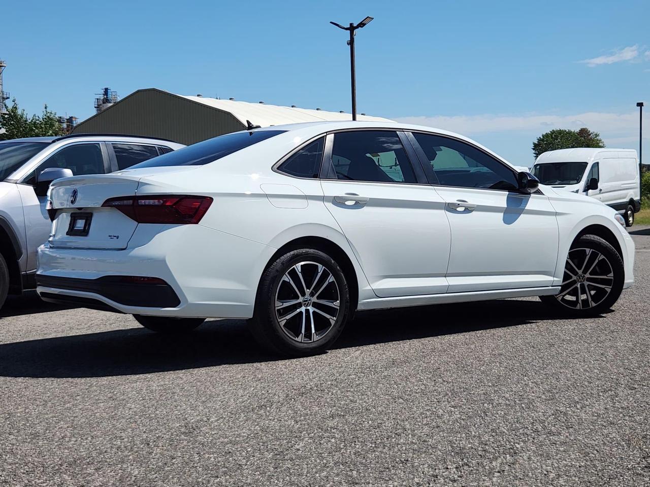 2022 Volkswagen Jetta Comfortline (A8) 4dr Sedan Photo