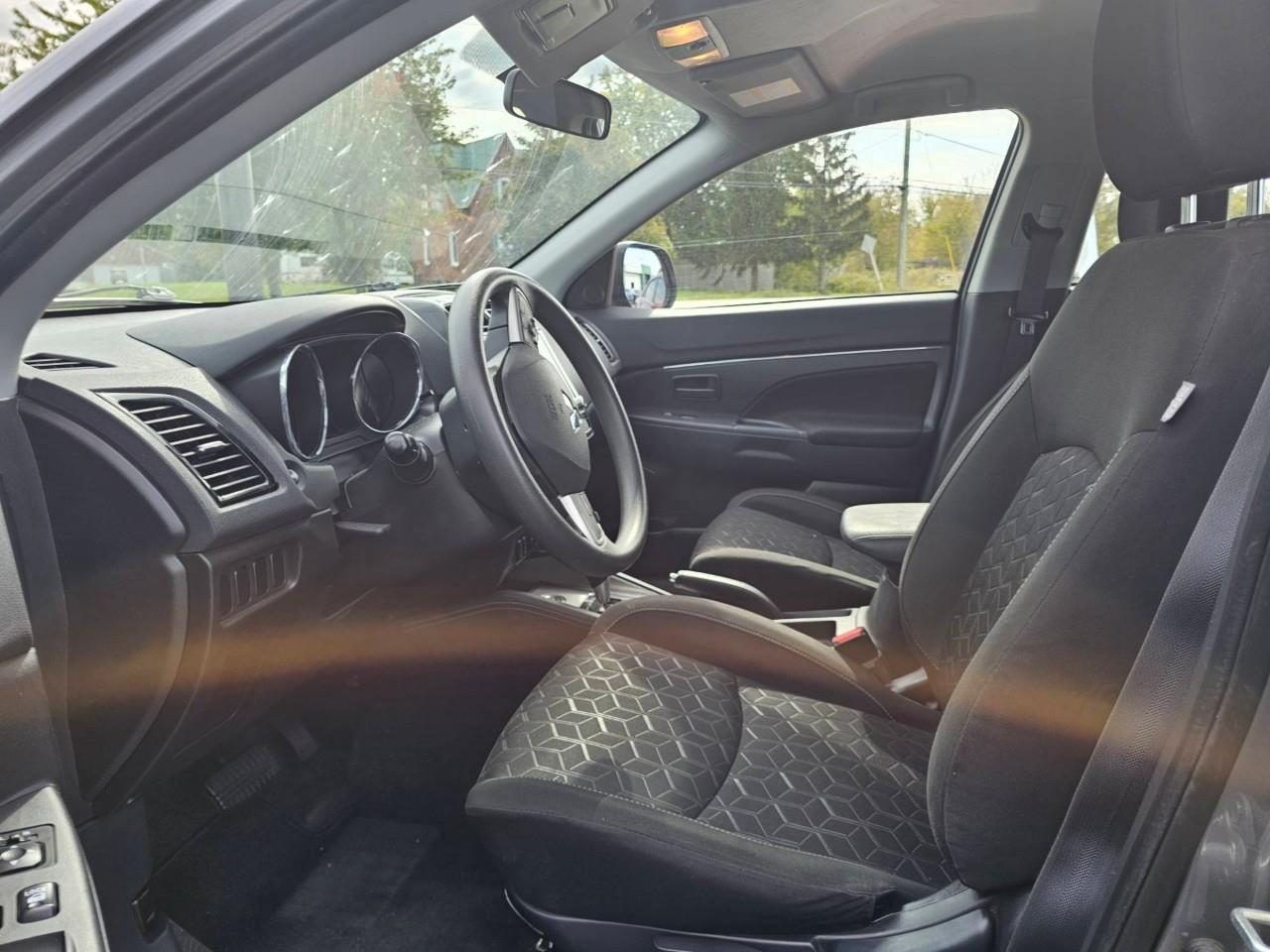 2023 Mitsubishi RVR ES 4dr AWC Photo