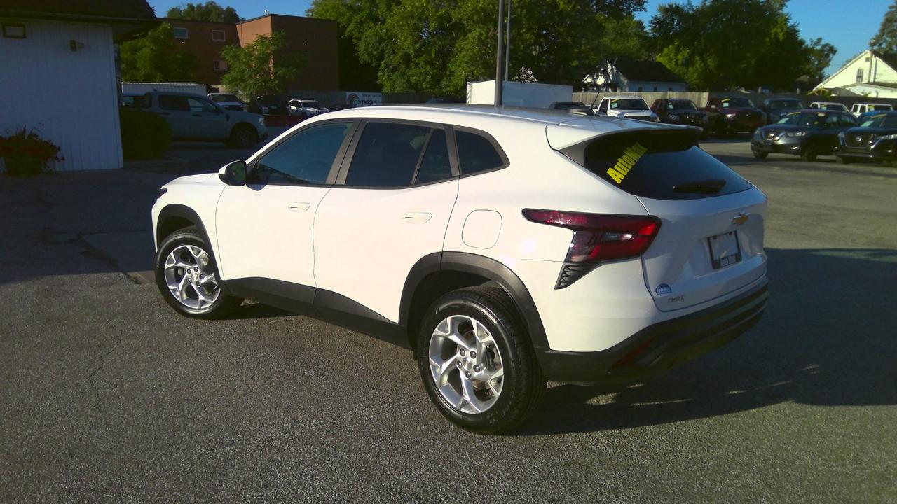 2024 Chevrolet Trax LS 4dr Front-Wheel Drive Photo