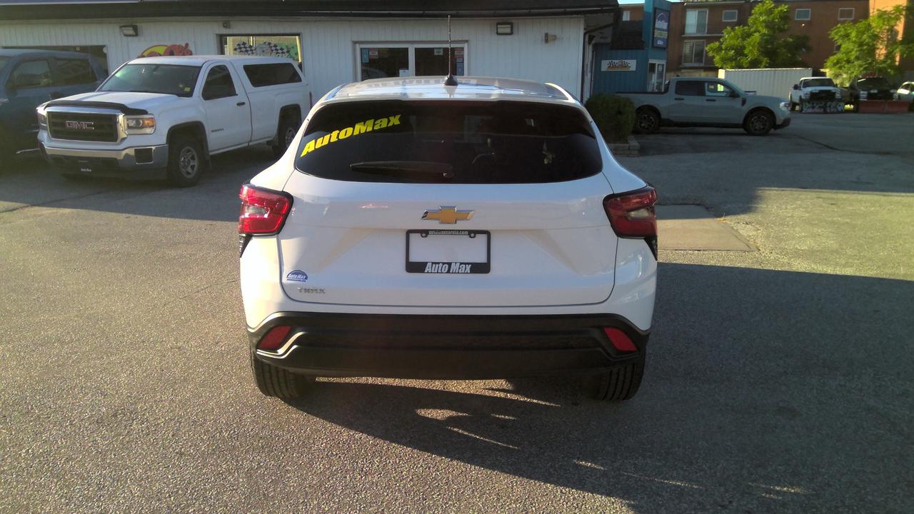 2024 Chevrolet Trax LS 4dr Front-Wheel Drive Photo