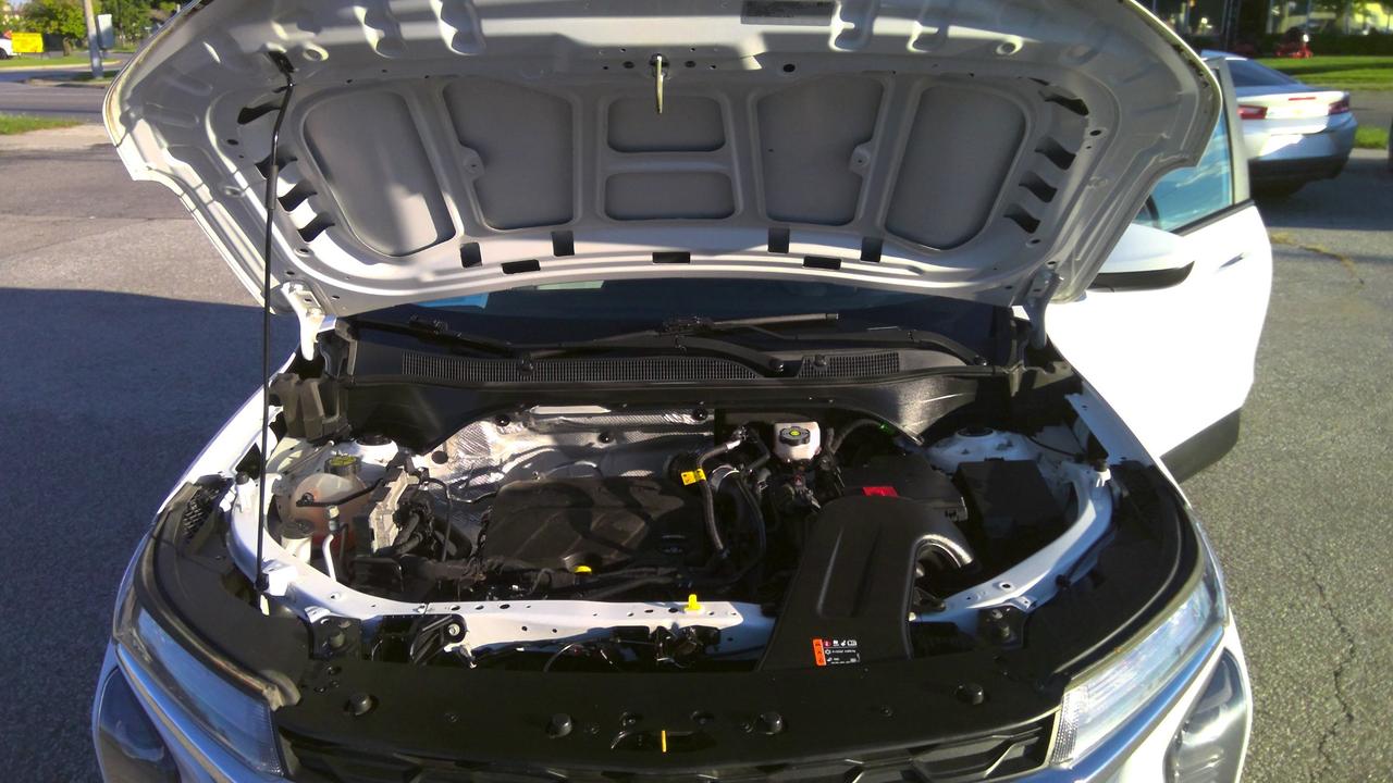 2024 Chevrolet Trax LS 4dr Front-Wheel Drive Photo
