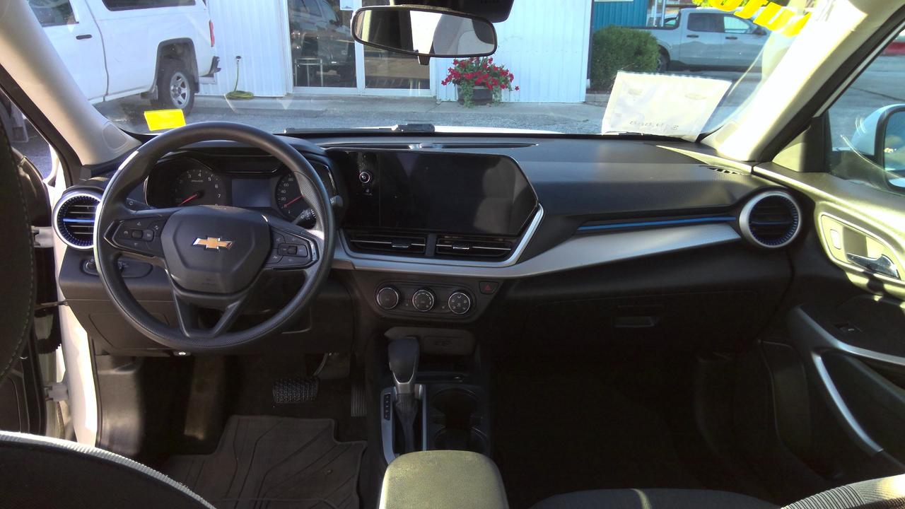 2024 Chevrolet Trax LS 4dr Front-Wheel Drive Photo