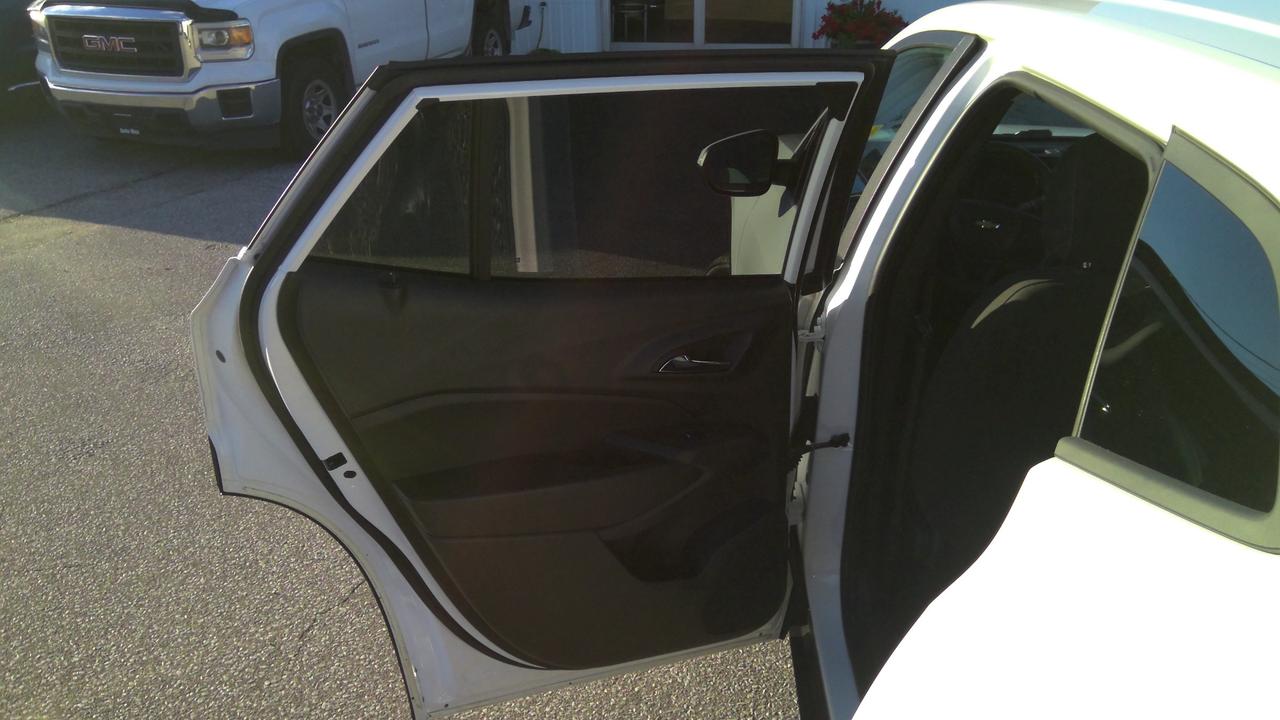 2024 Chevrolet Trax LS 4dr Front-Wheel Drive Photo