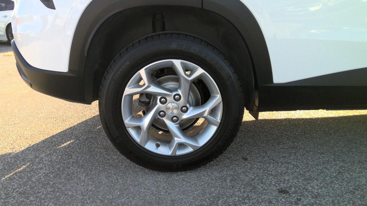 2024 Chevrolet Trax LS 4dr Front-Wheel Drive Photo